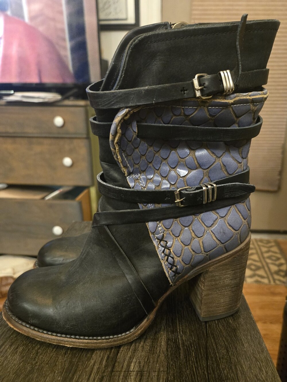Freebird Baker Boots Sz. 8 RARE Navy Multi Croc Color
